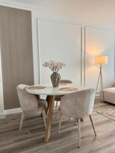 Stylish New 1-BDR Apartment, Great for Families