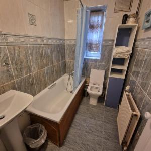 Double Room in a Shared Ground Floor Apartment