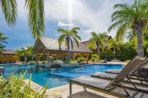 Luxury | Private Pool | King Beds | Sleeps 8