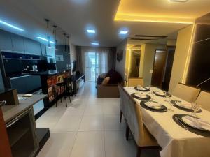 Vista Mar 2 Dorm car condicionado - 2 vagas de Garagem -wi-Fi ate 6 Hospedes