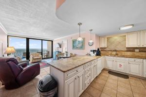 Island Sunrise 465 by Youngs Suncoast