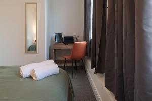 Modern 3-Bedroom Apartment with Garden Near Cardiff City Centre