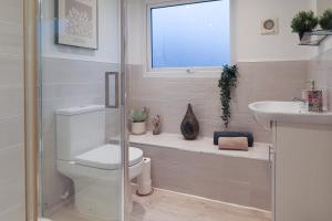 Modern 3-Bedroom Apartment with Garden Near Cardiff City Centre