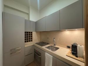 Stylish Pantheon Escape in Ancient Rome