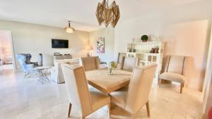 Beach Haven | Close to Beach | King Bed | Sleeps 8