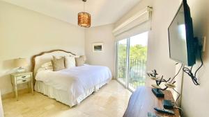 Beach Haven | Close to Beach | King Bed | Sleeps 8