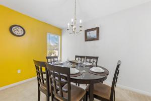 2730 Club Cortile Circle Apt. B