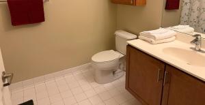 Private Room and Bathroom in Revere