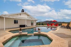 Luxury Oasis Valley Views Gameroom Villa