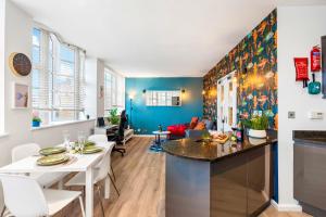 Comfortable 1-Bed Apartment with Workspace - Brighton