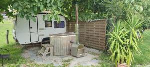 Uelis-Stoeckli Gästezimmer mit Billard und Lamatrekking