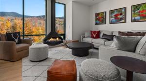 309 2bed Treehouse Unit - Lodge at Spruce Peak - Ski in Ski Out - Sleeps 5