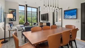 409 - 3 bed - Treehouse unit - Spruce Peak at the Base of Stowe Mt Resort - Sleeps 9