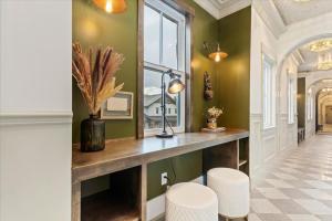 The Nest Room- Newly Built Loft on Main in Midway