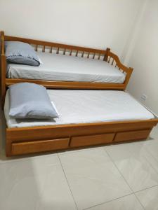 Apartamento, 2 quartos, claro, alto,garagem,piscina todo novinho mobiliado, coração do Fonseca