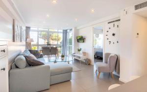 Bonanza DELUXE - Easy walk to beach, Benalmádena Marina and shops