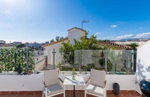 Few minutes walk to the Beach, Restaurants, Bars, Supermarkets and more!