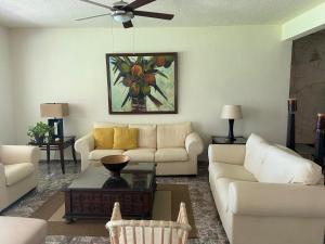 Quetzal Lagoon Retreat