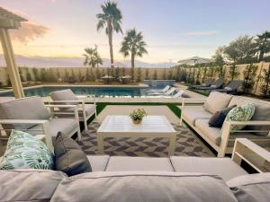 Queen of the Desert - 7br Pool home festivals