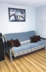 Cozy 2BR, Totally Private With Parking, Convenient Public Transit