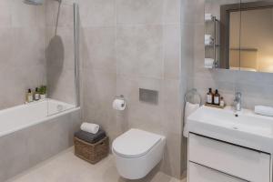 Holborn Large Lateral Beautiful Home sleeps 6