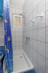 Apartments with parking space Lopar, Rab - 18005