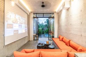 Chic 2BR Villa in Canggu Enclosed Living & Pool