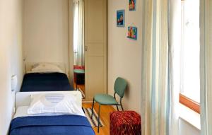 2 Bedroom Cozy Apartment In Vrbnik