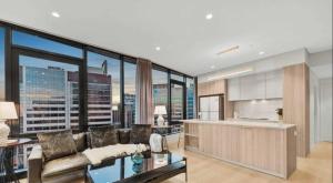 Luxurious 3 Bedroom with Darling Harbour Views