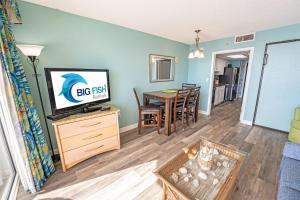 1BR Bay Watch, Direct Ocean Front, Pools-King Bed