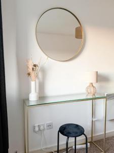 Stylish 2-Bed Apartment in Central Bolton