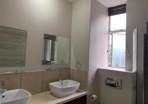 Luxurious 3-Bedroom Sandton Retreat at 7 Alice Lane