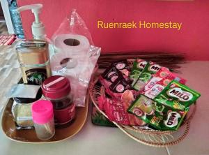 เรือนแรก โฮมสเตย์ Rueanraek Homestay
