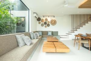 Luxury 5BR Modern Villa Steps from Café Del Mar