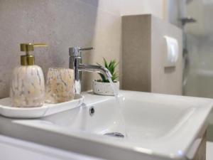 One Bedroom Apartment With Terrace A1