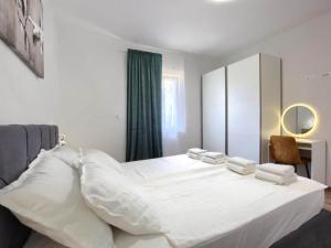 Two Bedroom Apartment With Terrace A2