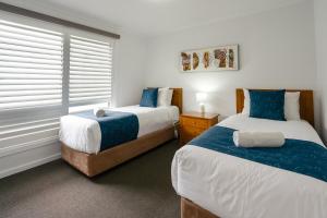 Waves Motel and Apartments