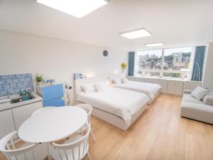 Hongdae Station Direct Access Stay