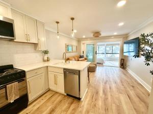Bay-front Condo near Gulf - Elegant and Private Stay - Penthouse with Elevator