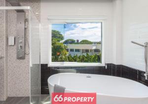 S Villa 5BR Sunset Pool Villa on Super Hwy