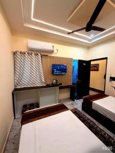 Hotel Pratyaksh Darshan