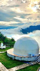 HR 26 Hotels & Resorts