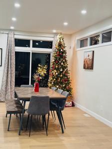 Luxury Home 2 mins drive to Saugeen Shores beach