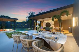 Cocoon Villa 5 - Luxurious 3BR Pool Retreat near Naithon Beach