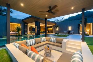 Cocoon Villa 5 - Luxurious 3BR Pool Retreat near Naithon Beach