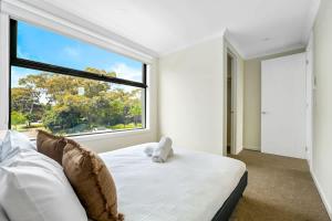 Central Mount Waverley Townhouse with parking