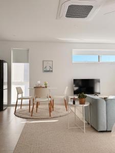 Casa Lumi Walk to Marina & Beach