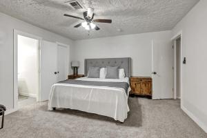 Norman Luxe Retreat Pool & Hot Tub
