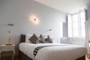Appart'hotels Chateau De Jalesnes : Suite 1 Chambre