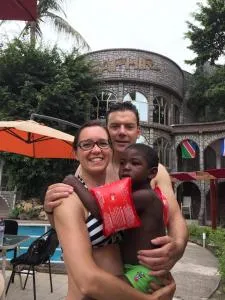 Hôtel Saphir - 金沙萨